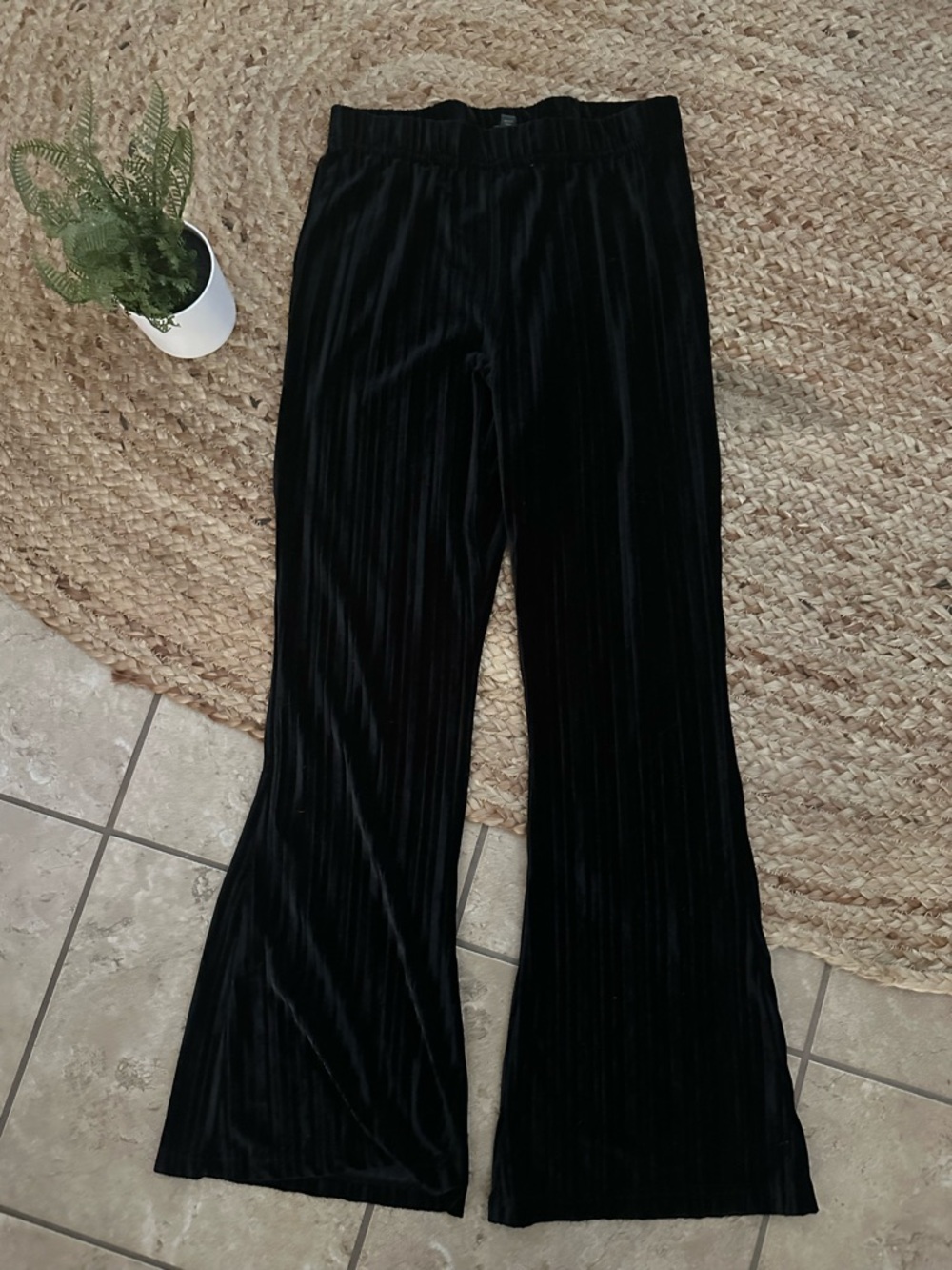 BLACK VELVET RIBBED FLARE PANTS